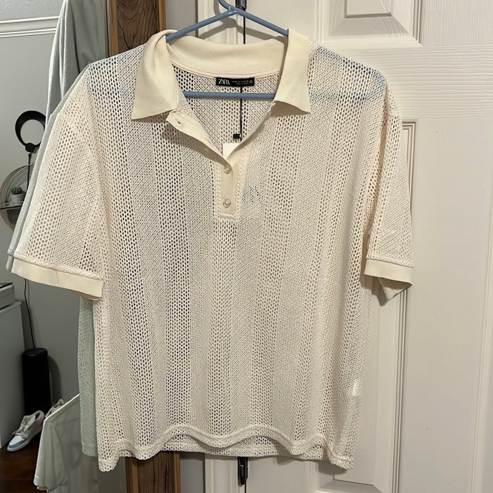 Mesh collared top